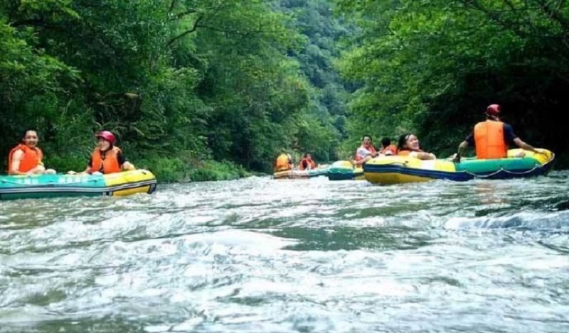 千岛湖龙潭峡漂流之旅，探寻神秘峡谷的极致体验