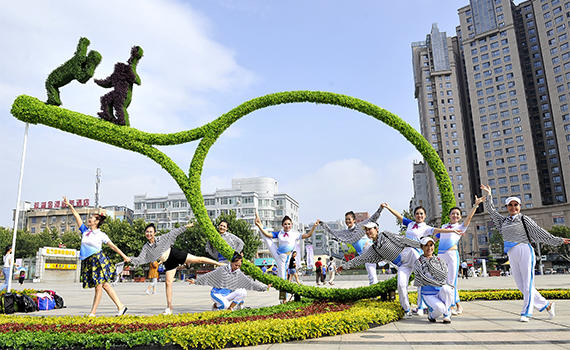 端午节的北京奥林匹克公园，传统与现代的完美融合