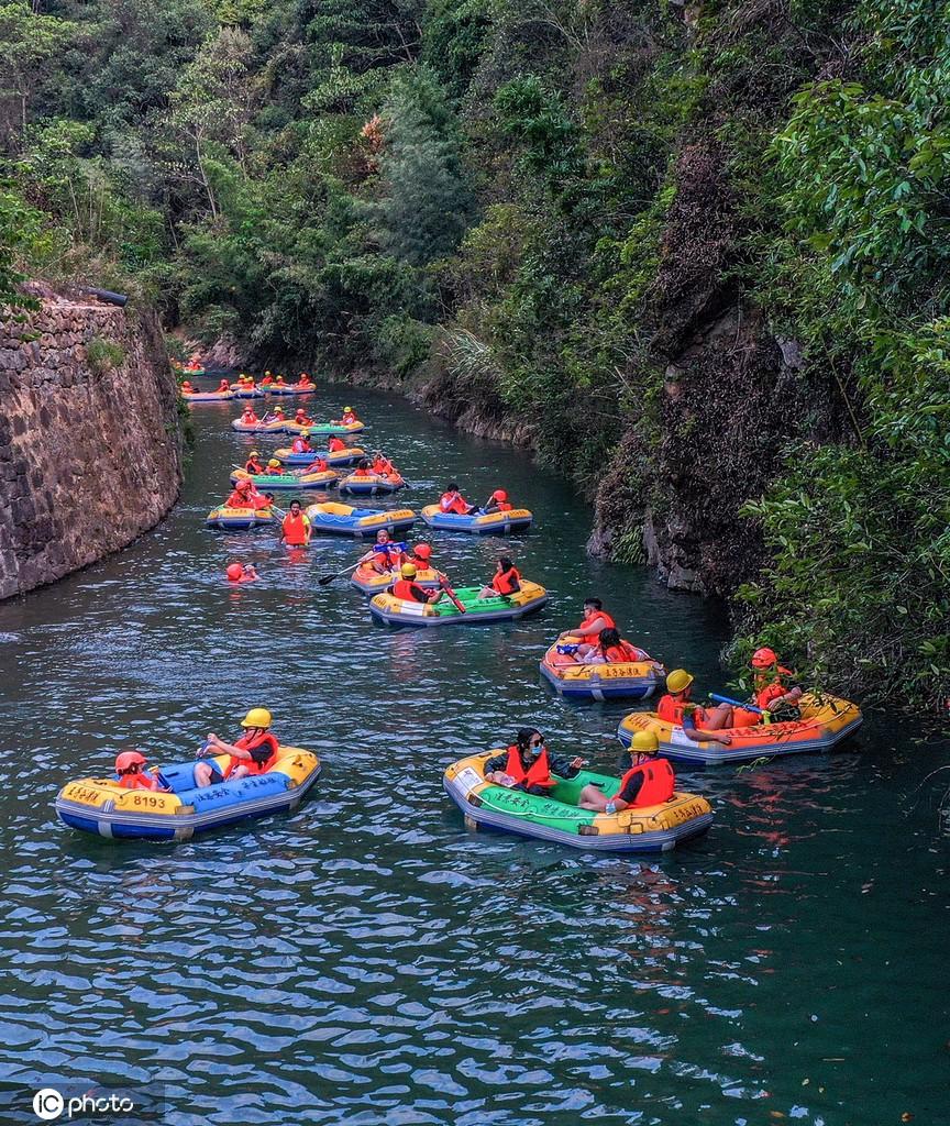 千岛湖王子谷漂流之旅，寻找探险的刺激与自然的宁静